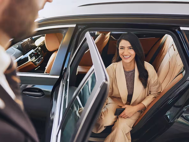 Chauffeur Services in Abu Dhabi: What People Really Need to Know Before Booking